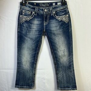 Miss Me Signature Cuffed Capri Size 26 Jeans Excellent Like New Jeweled